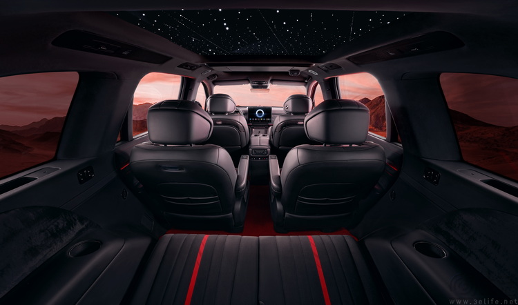 No06-VOYAH_H77_黑武士棚拍_内饰_ 三排空间后往前_大档.jpg